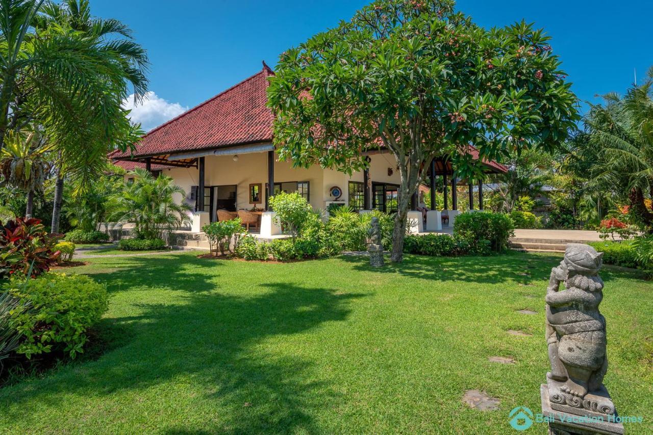 Villa Namaste - Beachfront At Lovina 10P, Pool, Bbq Banjar  Екстериор снимка