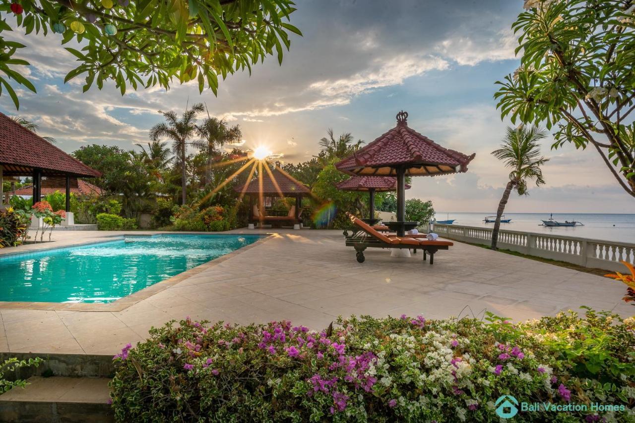 Villa Namaste - Beachfront At Lovina 10P, Pool, Bbq Banjar  Екстериор снимка