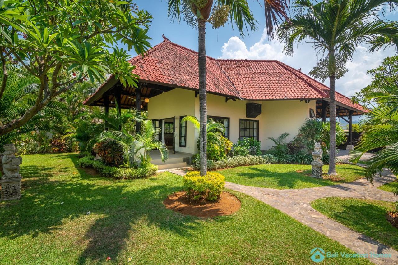 Villa Namaste - Beachfront At Lovina 10P, Pool, Bbq Banjar  Екстериор снимка
