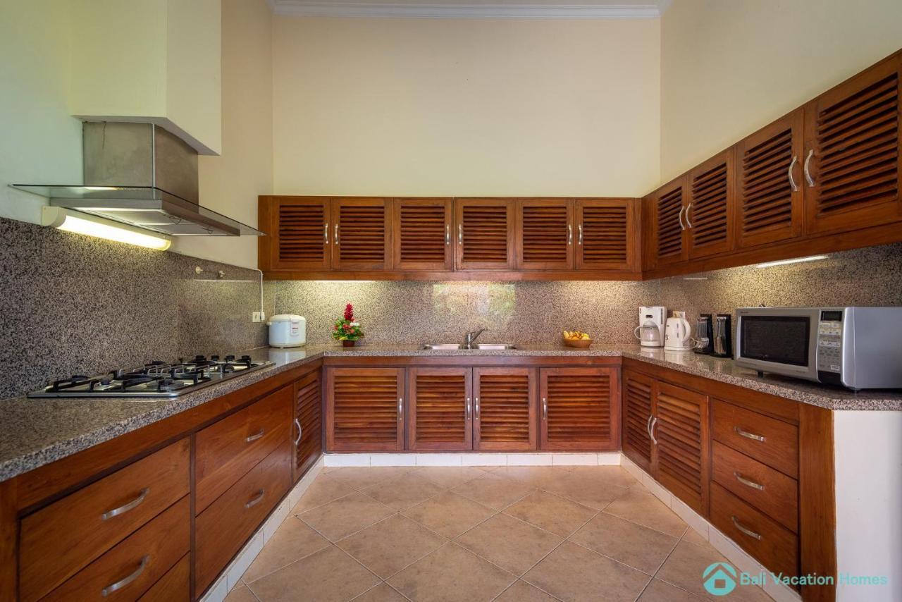 Villa Namaste - Beachfront At Lovina 10P, Pool, Bbq Banjar  Екстериор снимка