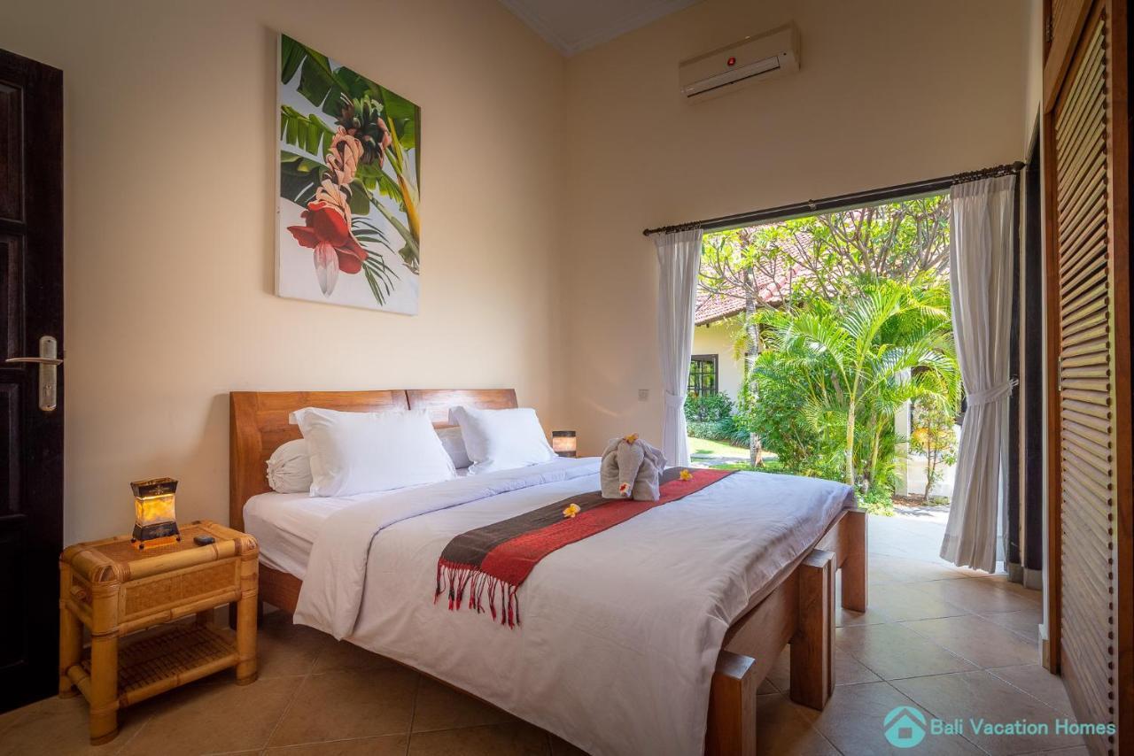 Villa Namaste - Beachfront At Lovina 10P, Pool, Bbq Banjar  Екстериор снимка