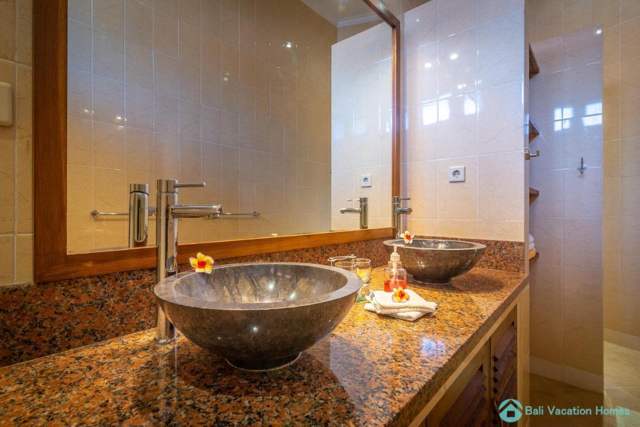 Villa Namaste - Beachfront At Lovina 10P, Pool, Bbq Banjar  Екстериор снимка