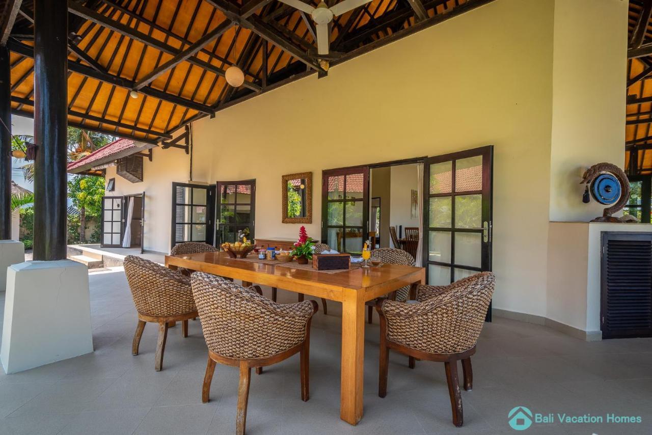 Villa Namaste - Beachfront At Lovina 10P, Pool, Bbq Banjar  Екстериор снимка