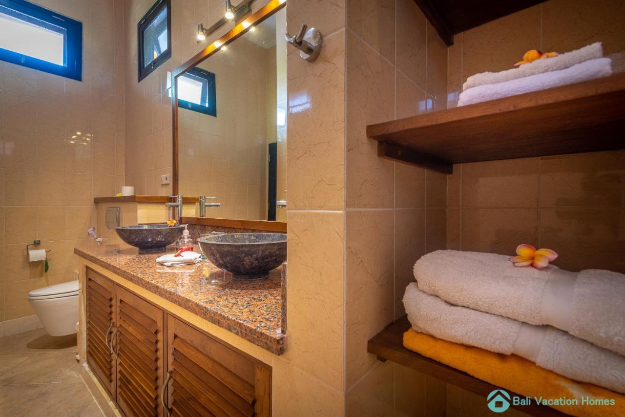 Villa Namaste - Beachfront At Lovina 10P, Pool, Bbq Banjar  Екстериор снимка
