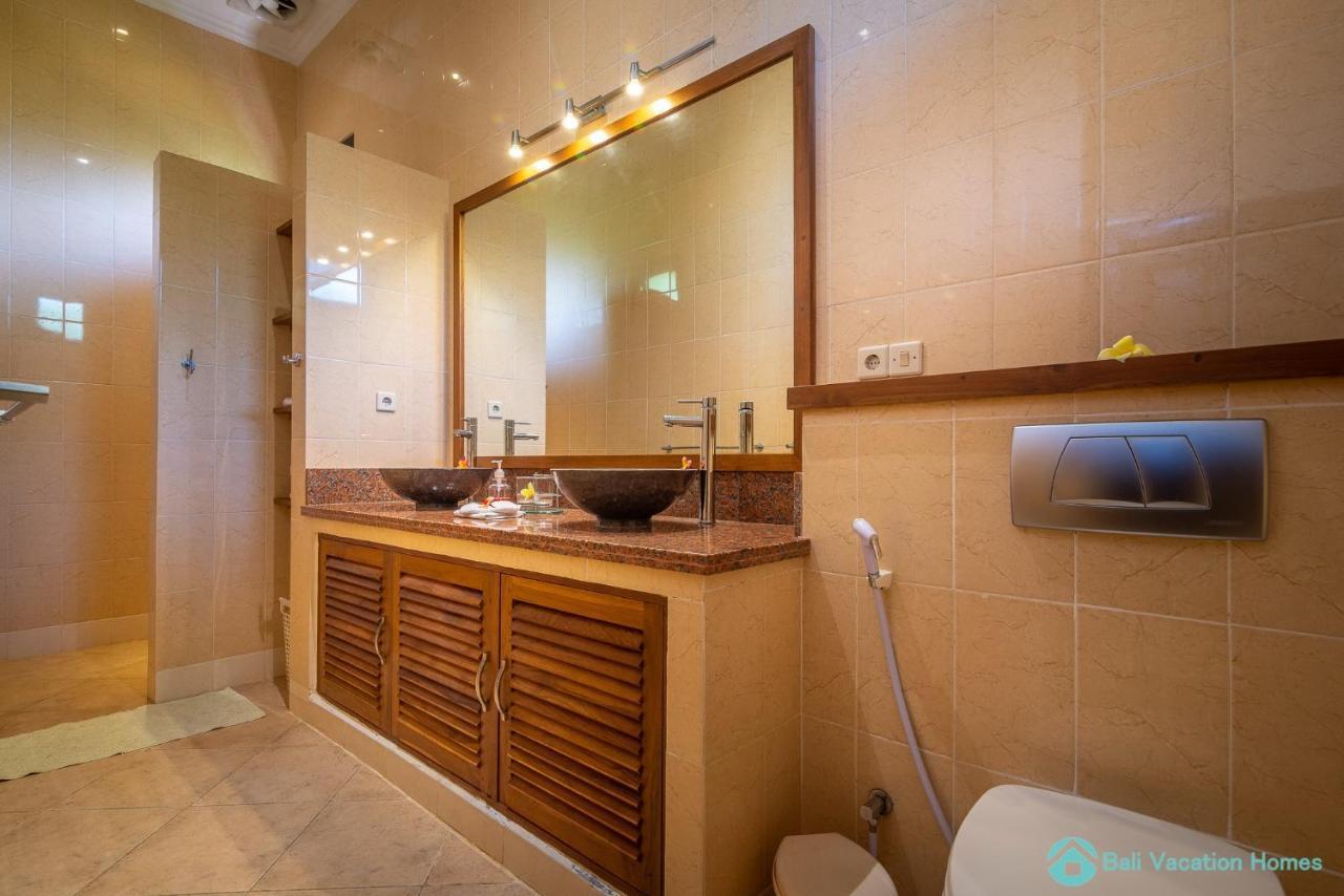 Villa Namaste - Beachfront At Lovina 10P, Pool, Bbq Banjar  Екстериор снимка